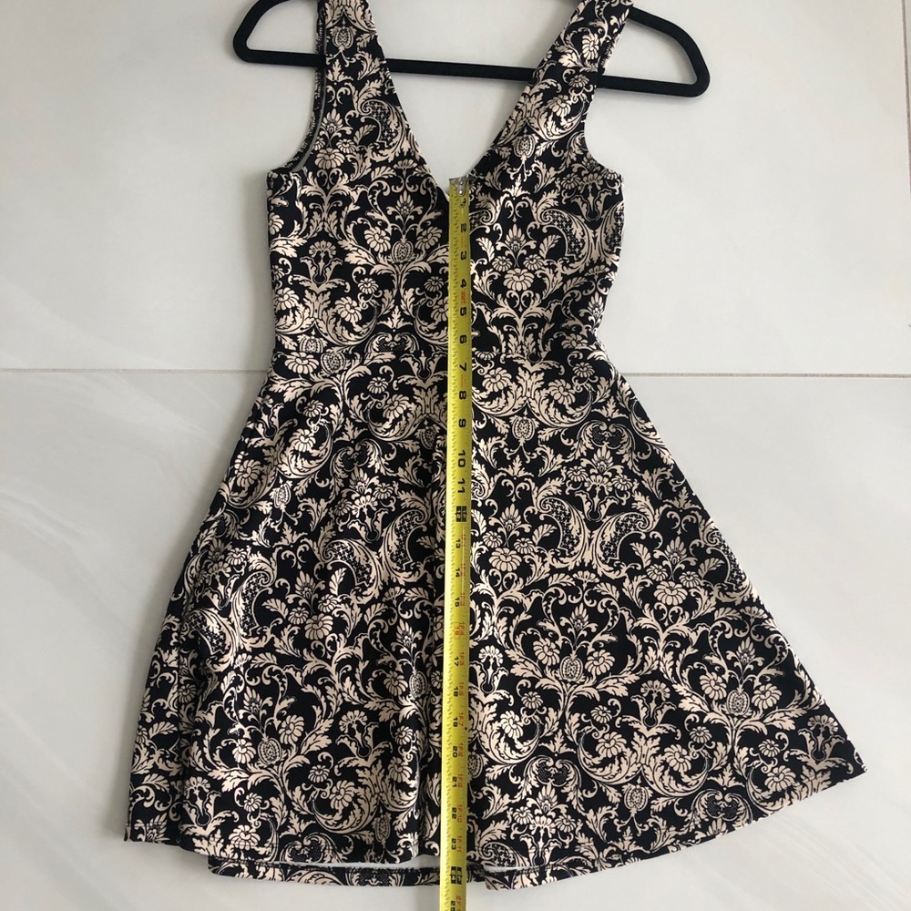 Forever 21 Paisley Skater Dress with V Neck - Picture 6 of 10